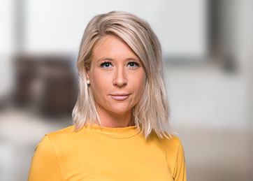 Helena Ekman, Paralegal
